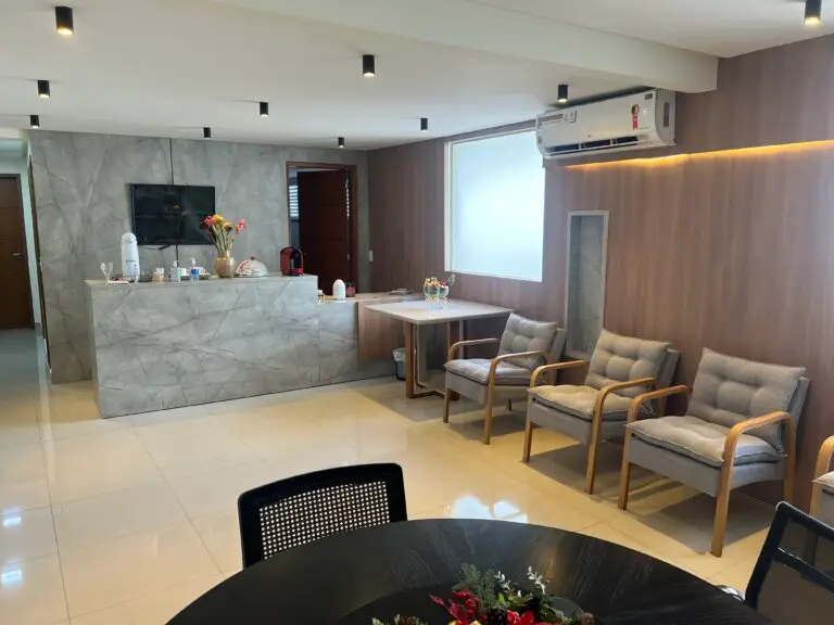 Estrutura moderna da Clínica Pensar Saúde Muriaé - Sala 6